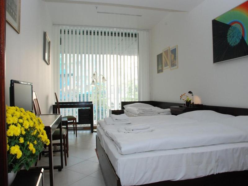 Triple Room image 3
