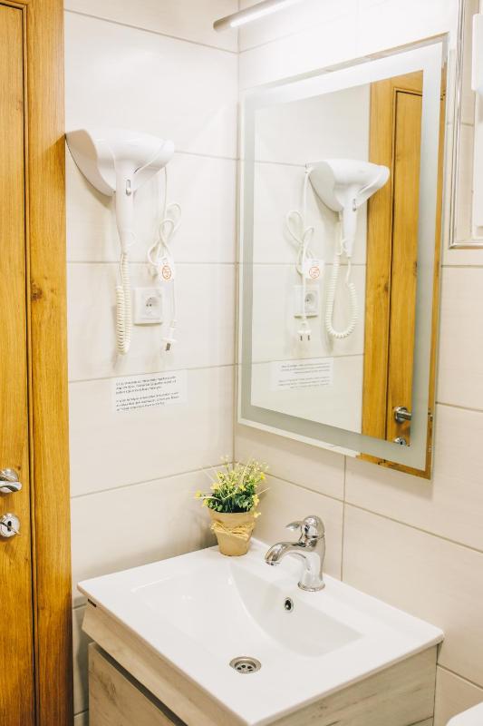 Standard Double or Twin Room image 2