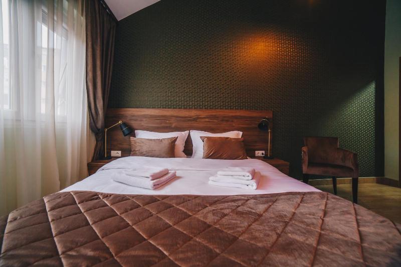 Deluxe Double Room image 3