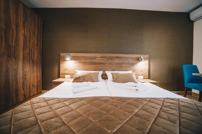 Standard Double or Twin Room image 3
