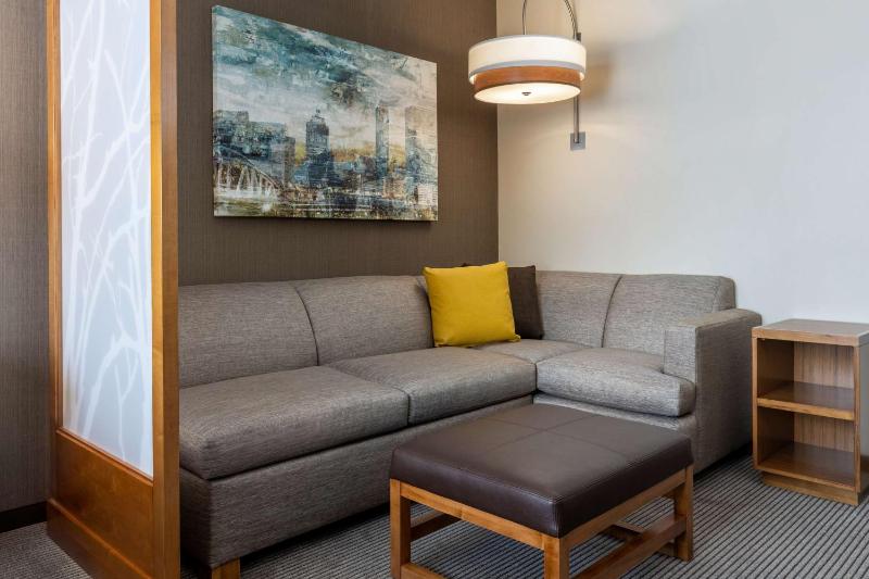King Room with Sofa Bed image 3
