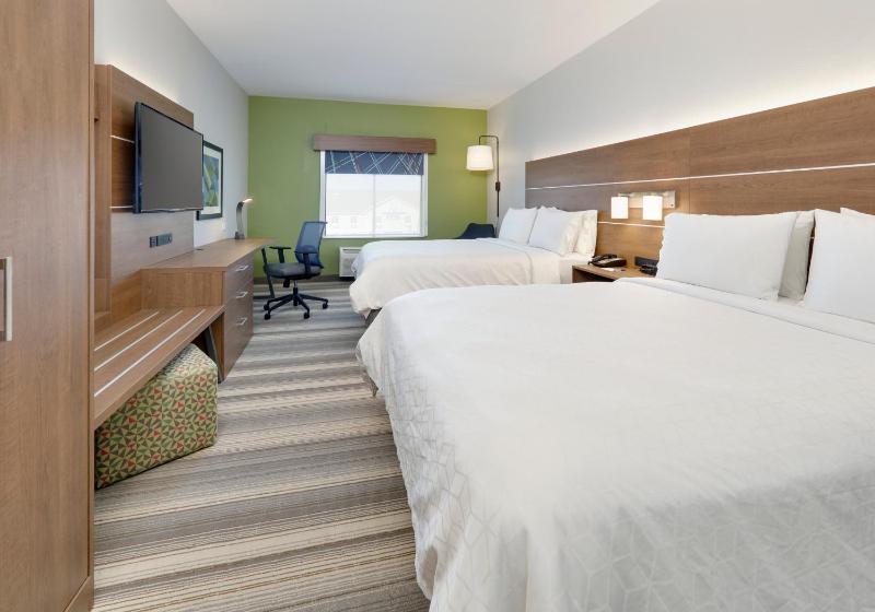 Standard Queen Room with Two Queen Beds image 3