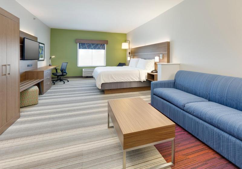 King Suite with Sofa Bed - Non-Smoking image 2
