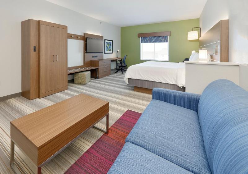 King Suite with Sofa Bed - Non-Smoking image 3