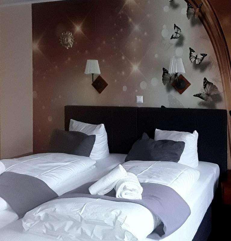 Standard Double Room image 4