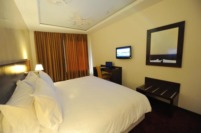 Rive Hotel - image 7