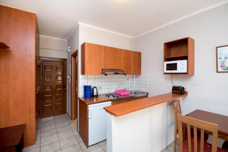 Double or Twin Room with Side Sea View image 1