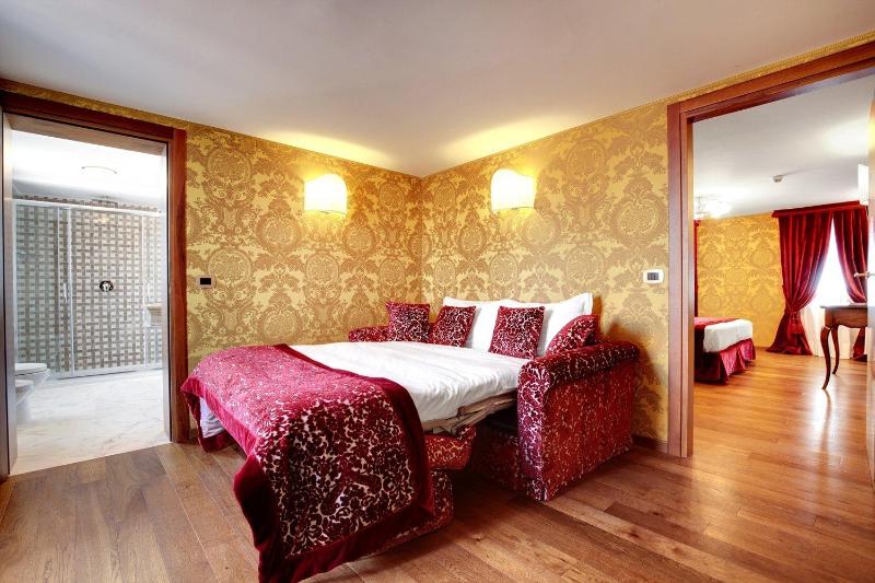 Two-Bedroom Suite image 4