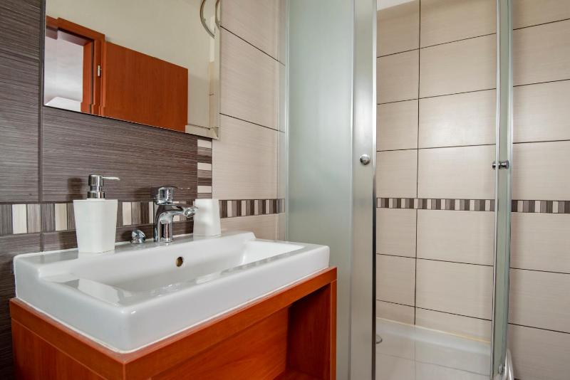 Double Room image 3