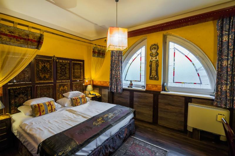 Double Room image 2