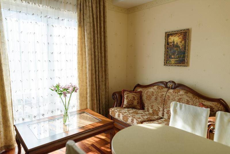 Queen Suite image 4