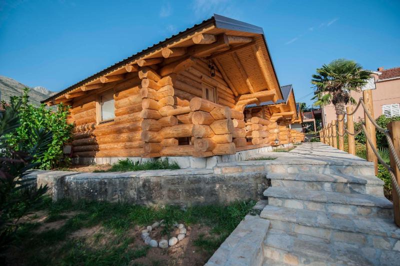 Studio - apartmani Brvnare - image 1