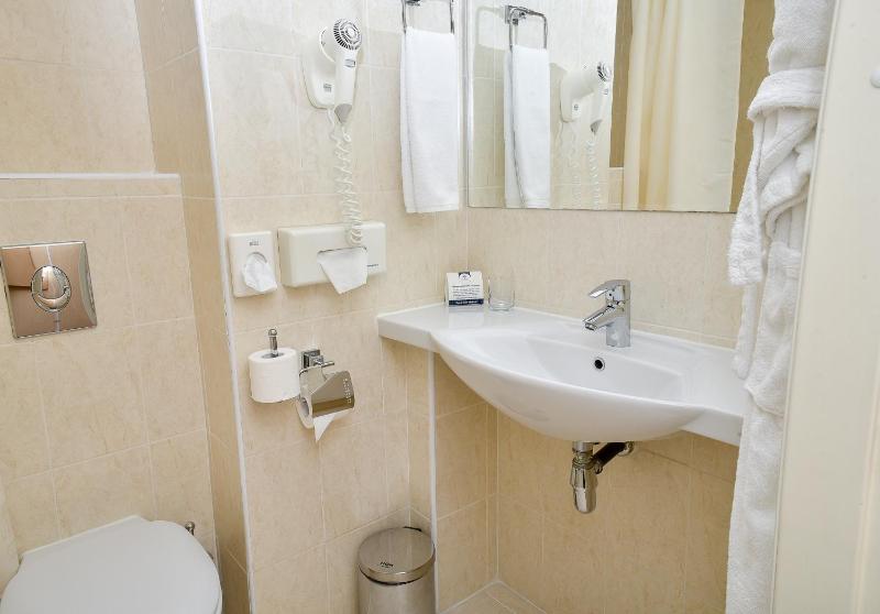 Standard Double Room image 2