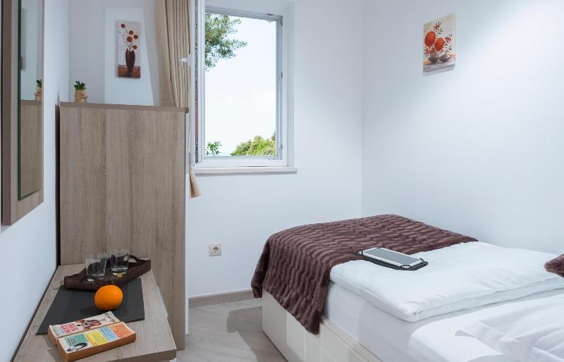 Two-Bedroom Apartment with Balcony, Terrace and Sea View  image 4