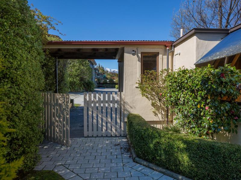 McAlister House - Queenstown Holiday Home - image 8