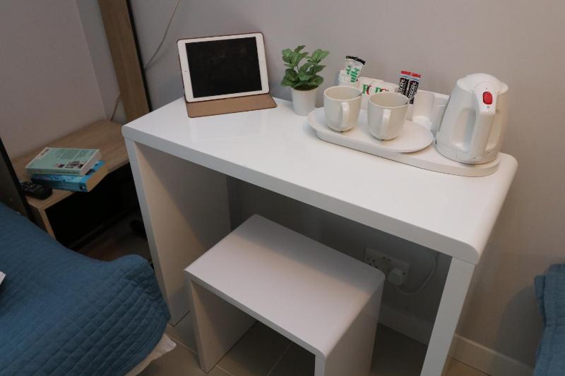 Twin Room with Bathroom image 3