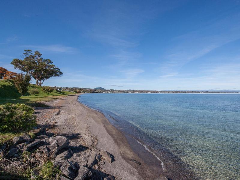 Roberts Retreat - Taupo Holiday Home - image 19