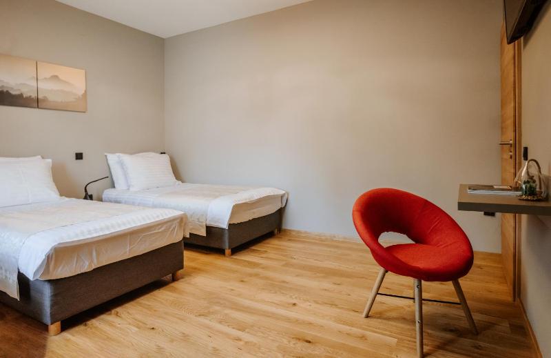 Deluxe Triple Room image 3