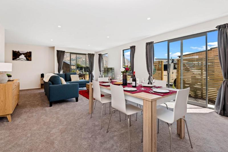 The Place To Be - Wanaka Holiday Home - image 16