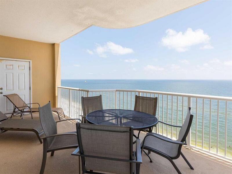 Apartment with Balcony image 3