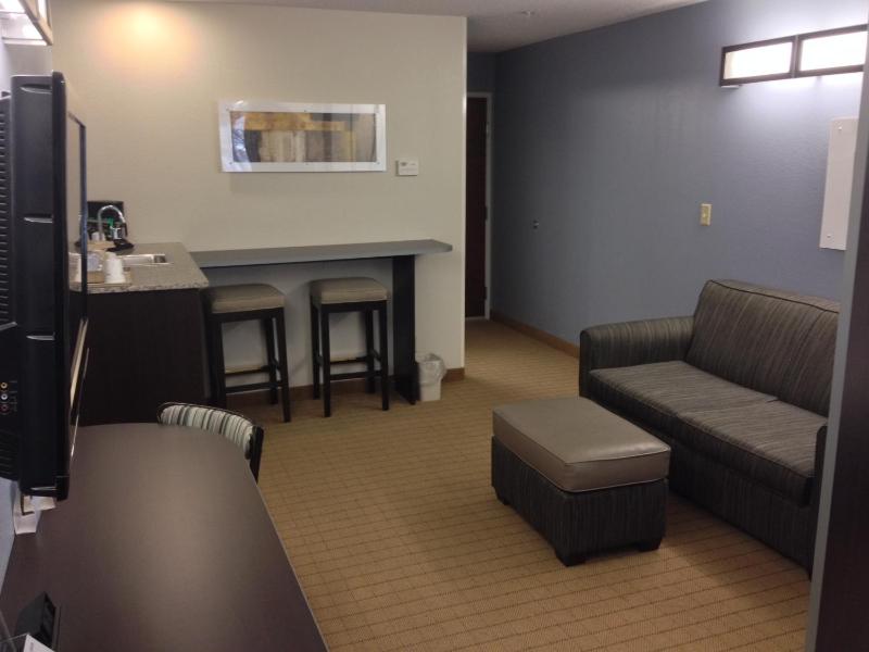 Queen Studio Suite - Non-Smoking image 2
