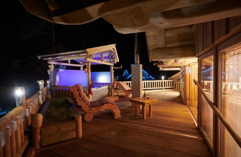 Deluxe Double or Twin Room with Garden View image 4