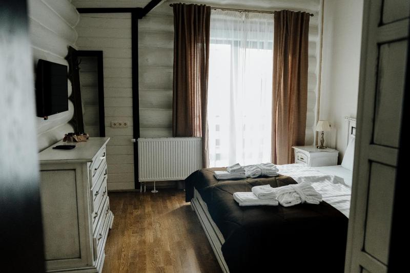 Three-Bedroom House image 4