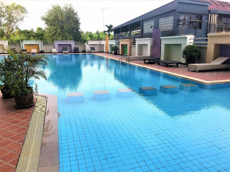 Angket Condominium corner apartment with large balcony - image 3