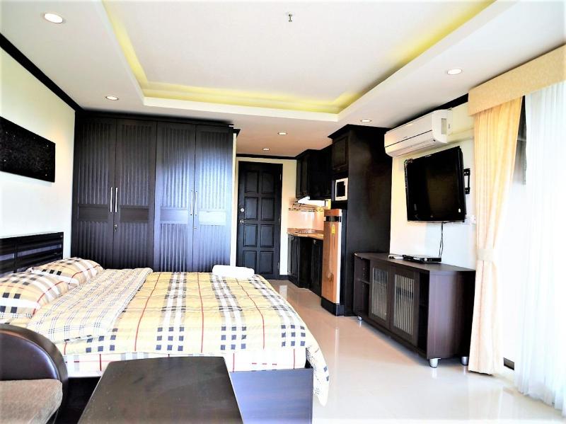 Angket Condominium corner apartment with large balcony - image 10