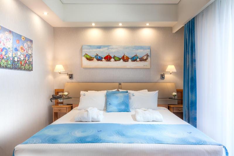 Double Room image 4
