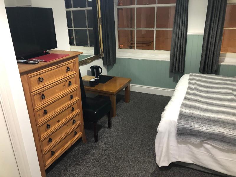 Deluxe King Room image 4