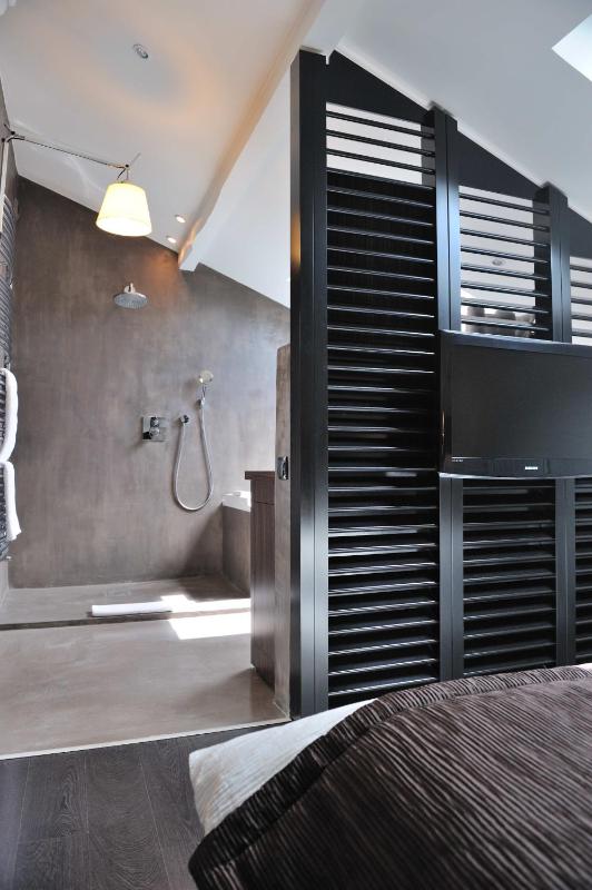 Superior Suite image 3