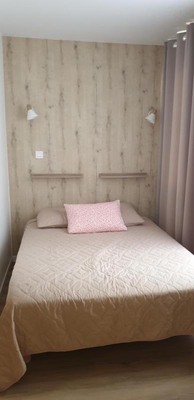 Triple Room with Balcony image 3