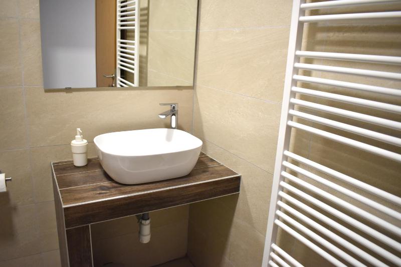 Twin Room image 2