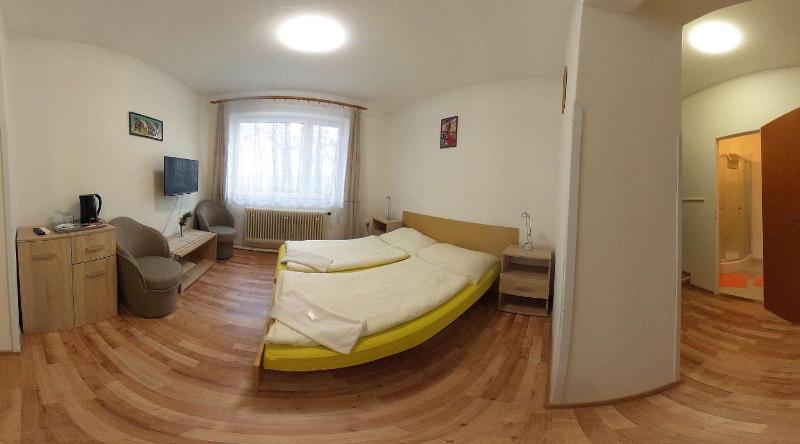 Standard Double or Twin Room image 1