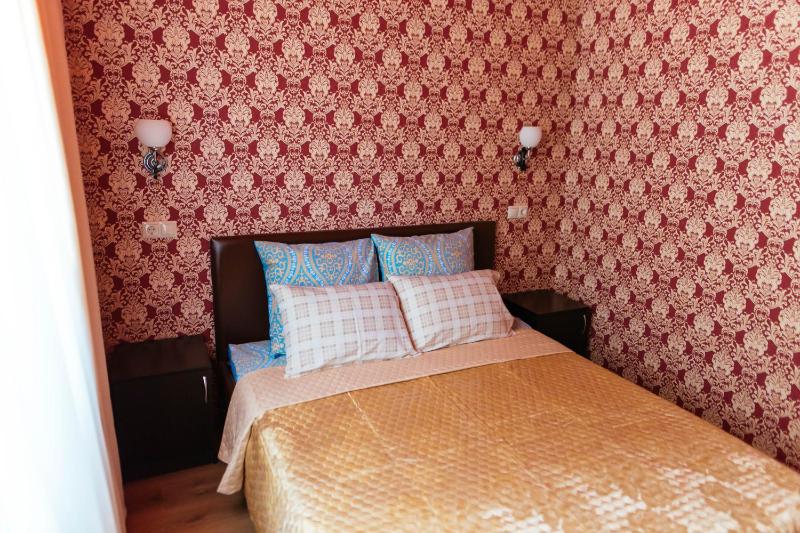 Economy Double Room image 3
