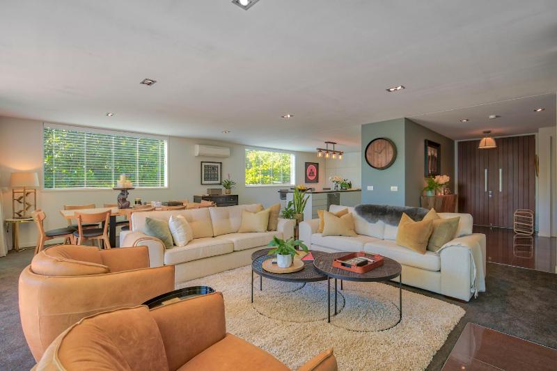 Waters Edge by Sotheby's Luxury Rental Homes - image 23