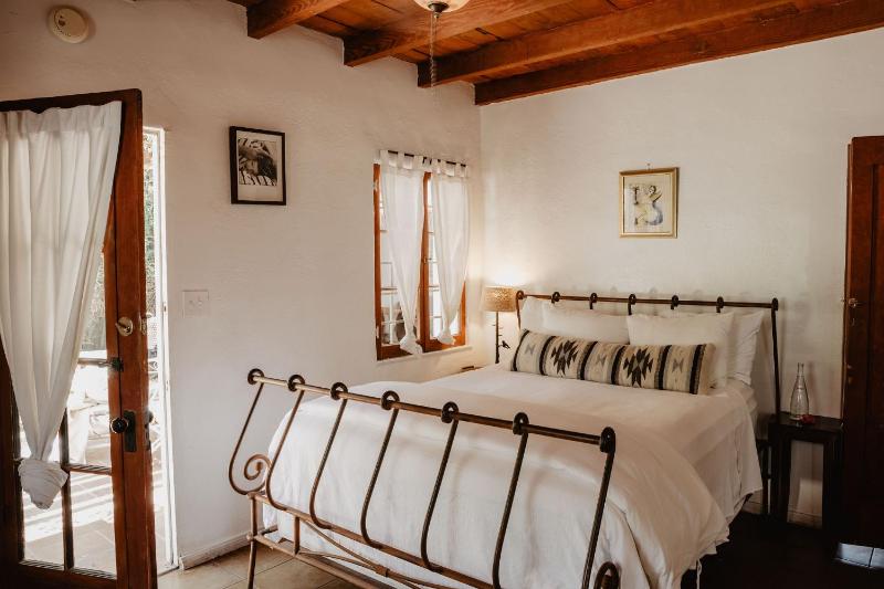 Queen Suite - Paxos Suite image 2