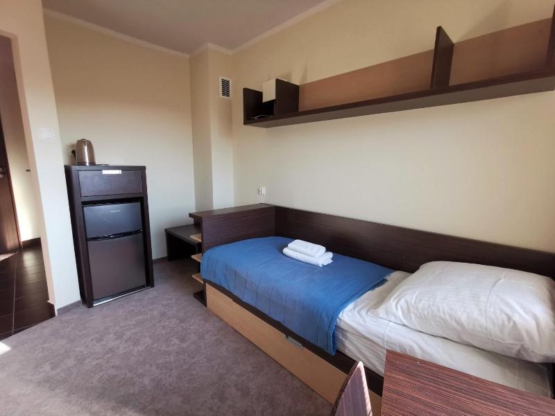 Budget Single Room image 3