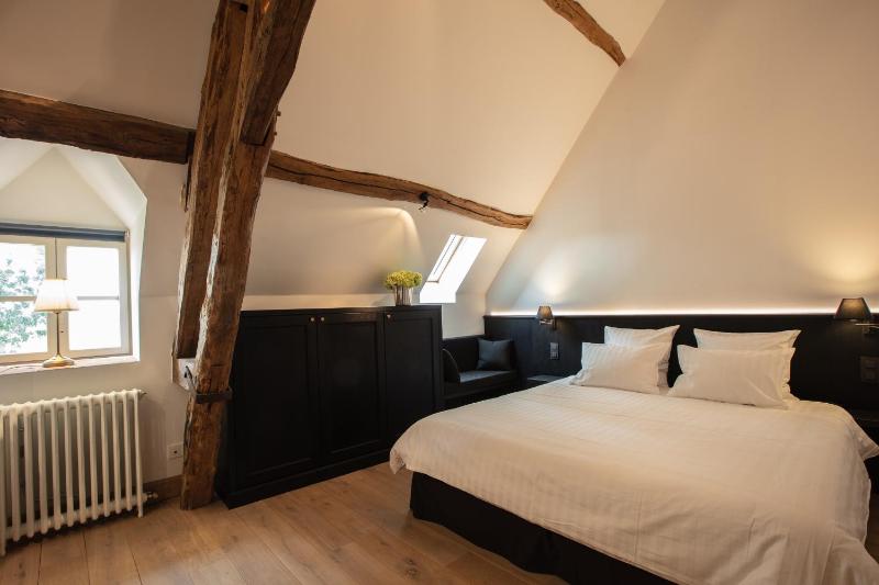 Deluxe King Room image 4