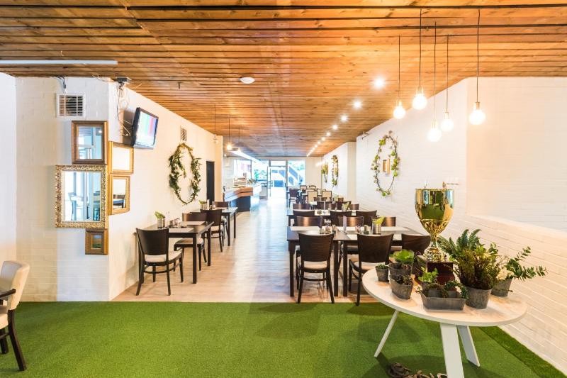 Deluxe Twin Room image 3