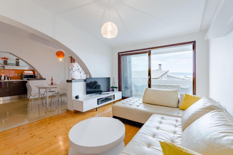 Three Bedroom Apartment with Balcony and Sea View image 4