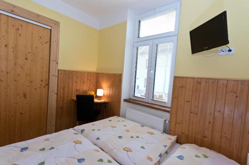 Double or Twin Room image 2