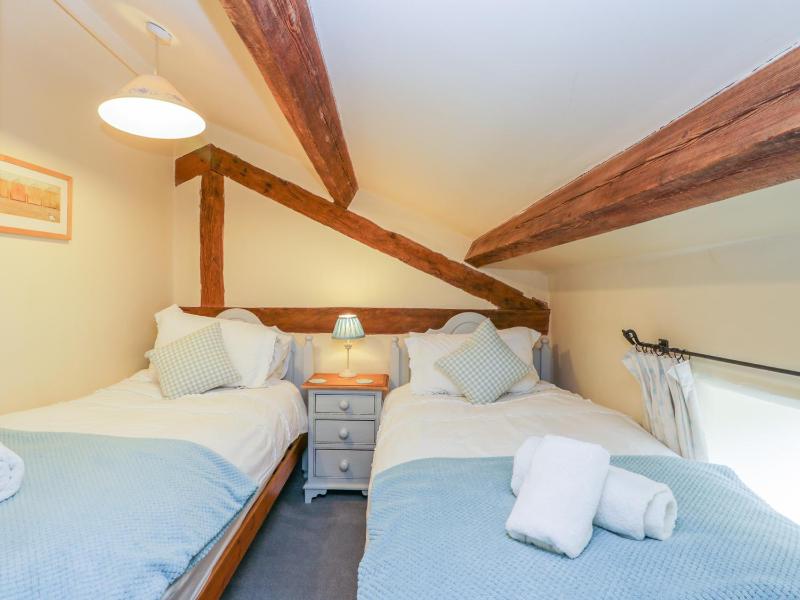 Swallow Cottage - image 10