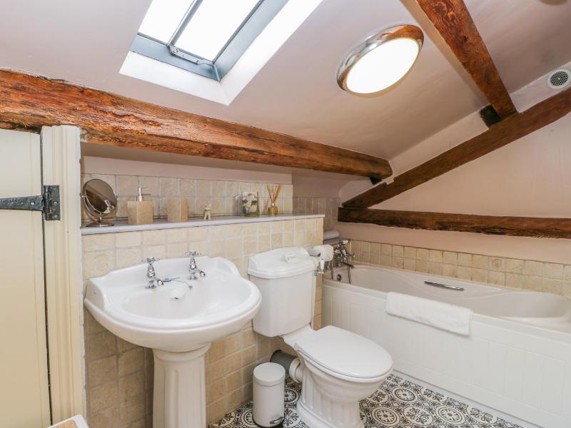 Swallow Cottage - image 3