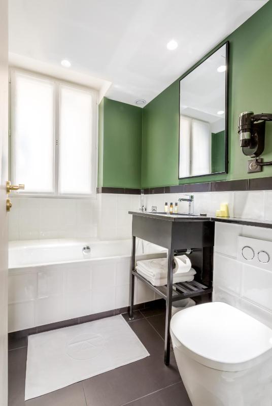 Deluxe Double Room image 4