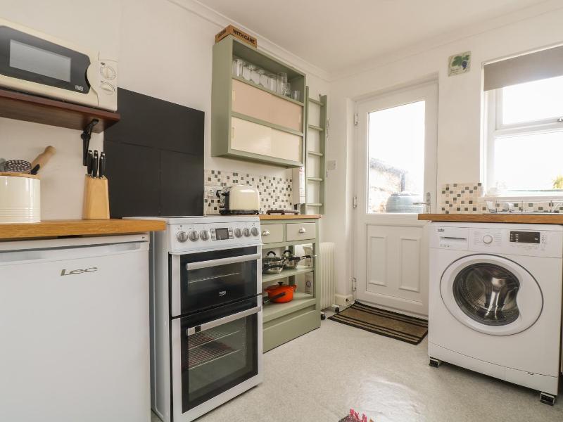 Mollys Cottage - image 9