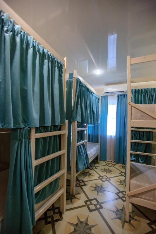Bed in 8-Bed Dormitory Room image 3