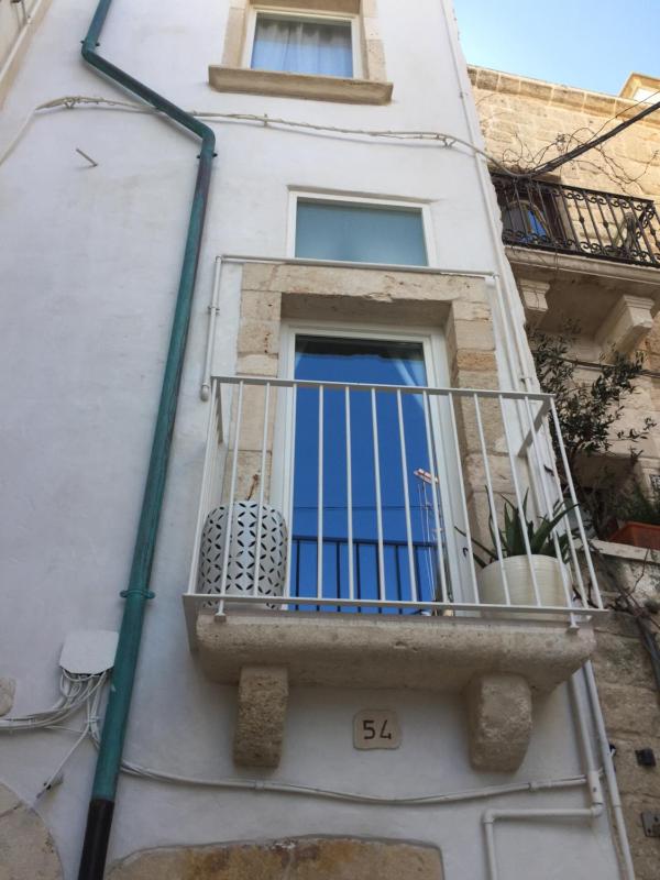 Deluxe Double Room with Balcony and Sea View image 3