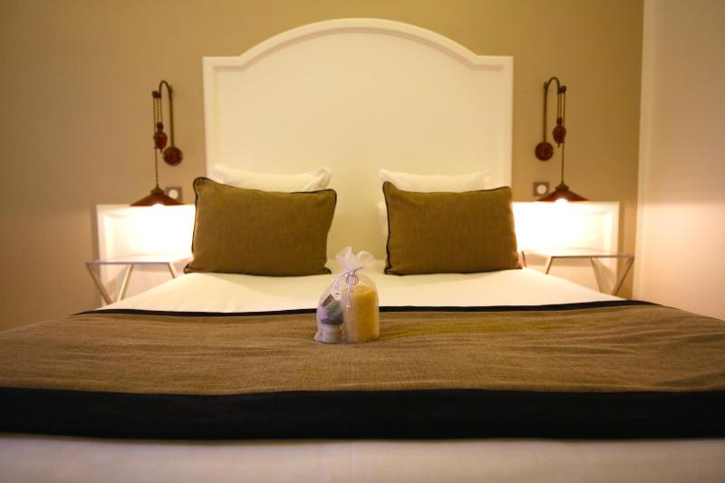 Classic Double Room with Private Small Garden image 3